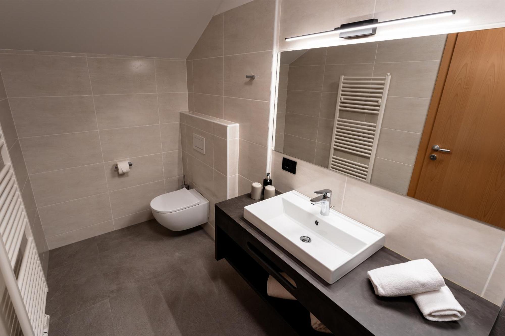 Self Service Hotel Schnalser Hof Naturns Exterior foto