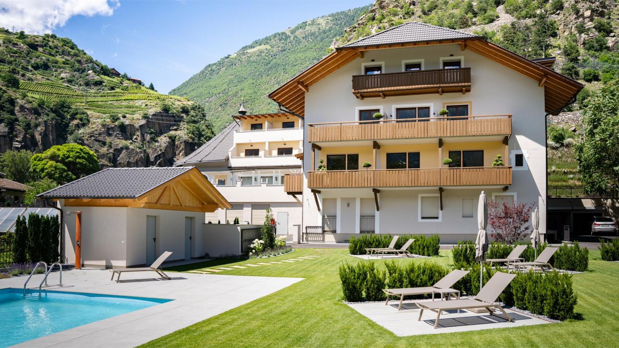 Self Service Hotel Schnalser Hof Naturns Exterior foto
